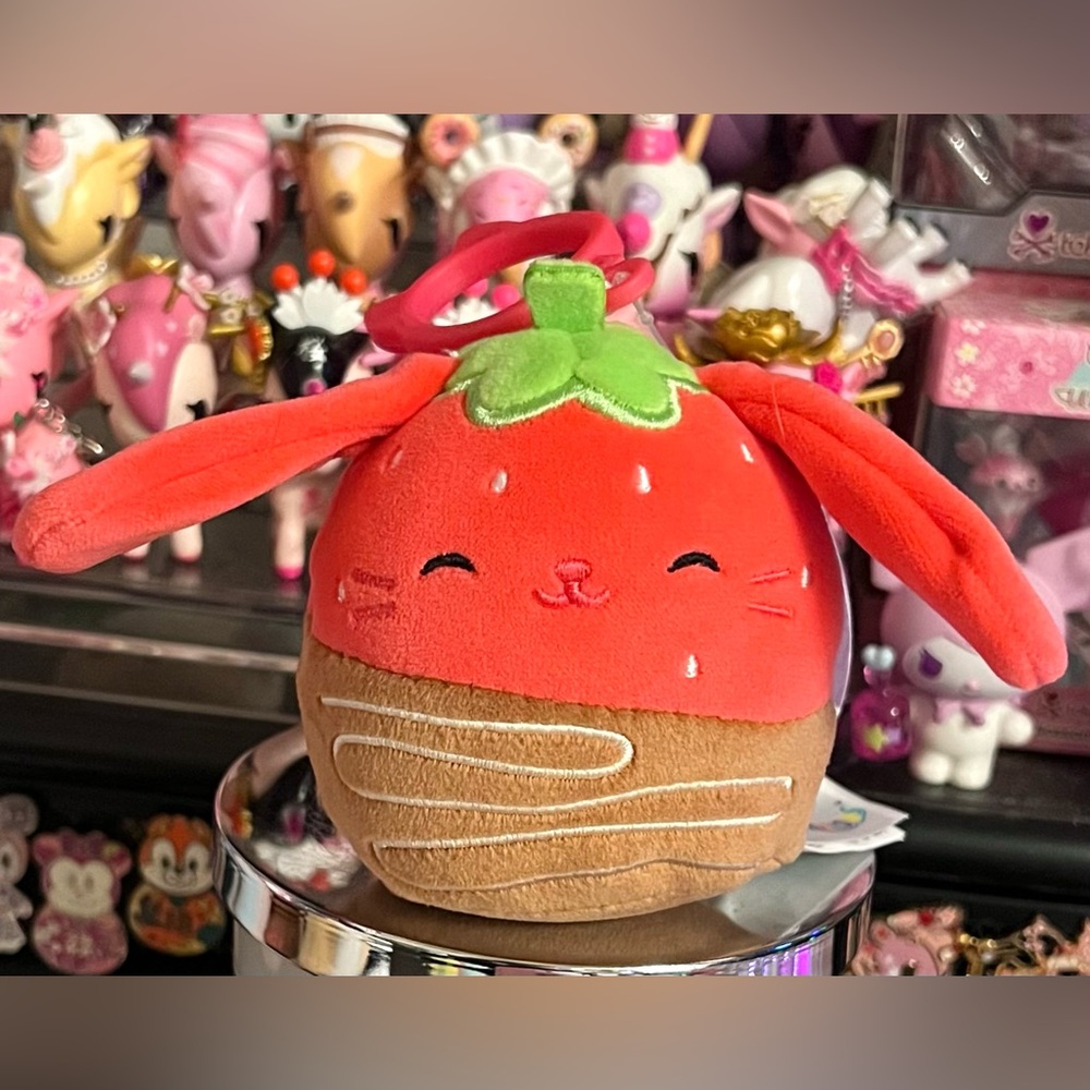 Gunda the Chocolate Covered Strawberry Rabbit Bunny 3.5" Squishmallow Plush Clip
